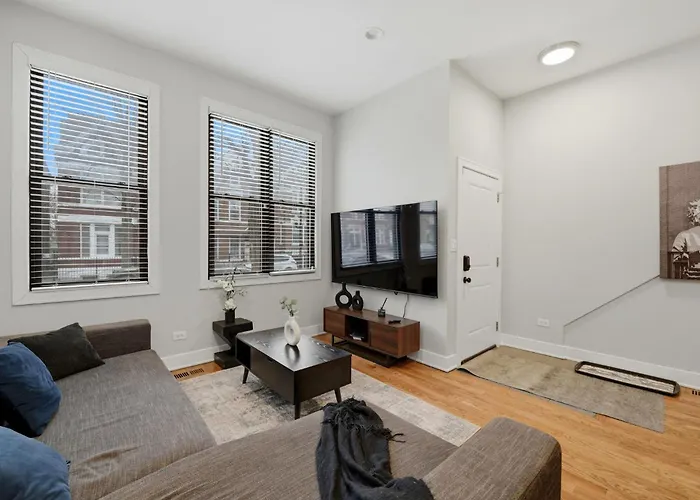 4br 3ba Pilsen Retreat - 10 Min From Downtown Chicago