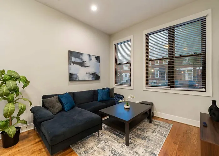 4br 3ba Pilsen Retreat - 10 Min From Downtown Apartamento