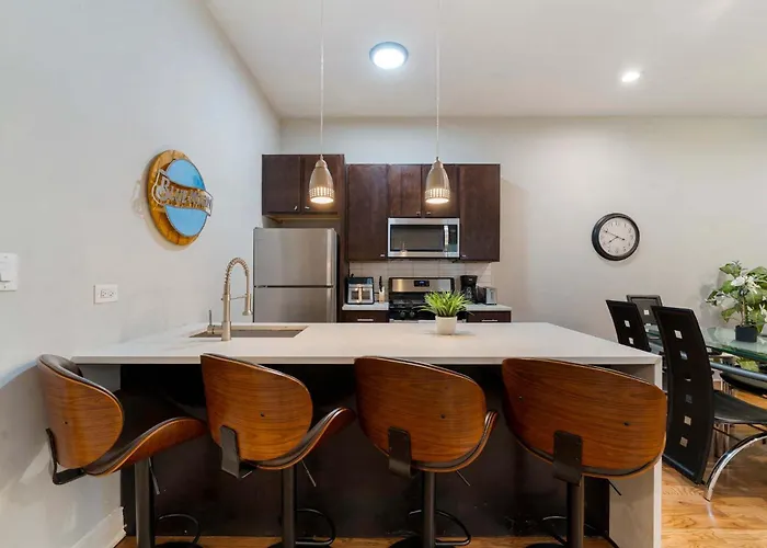 4br 3ba Pilsen Retreat - 10 Min From Downtown Apartamento Chicago