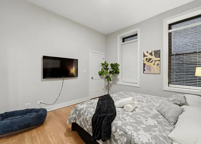 4br 3ba Pilsen Retreat - 10 Min From Downtown *