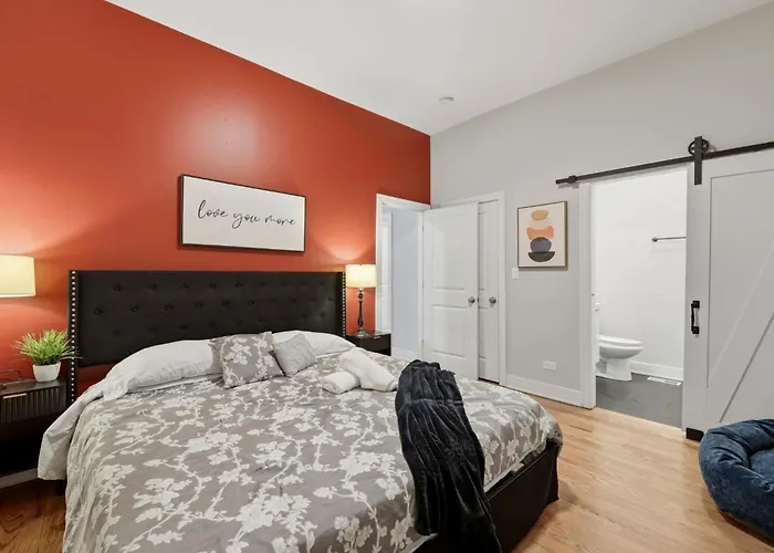 4br 3ba Pilsen Retreat - 10 Min From Downtown Apartamento