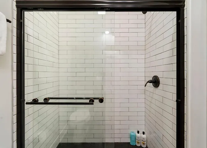 4br 3ba Pilsen Retreat - 10 Min From Downtown *