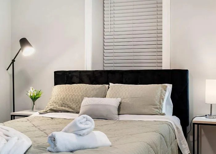 4br 3ba Pilsen Retreat - 10 Min From Downtown Chicago