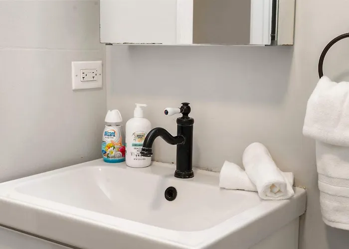 4br 3ba Pilsen Retreat - 10 Min From Downtown Chicago