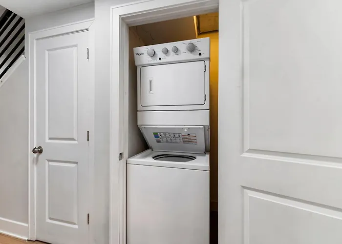 4br 3ba Pilsen Retreat - 10 Min From Downtown